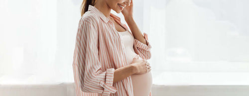 Pregnang woman holding bump