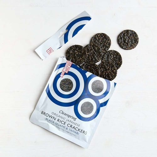 Clearspring Brown Ricwe Crackers texture