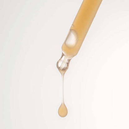 Dr. Hauschka Hydrating Serum Plus pipette