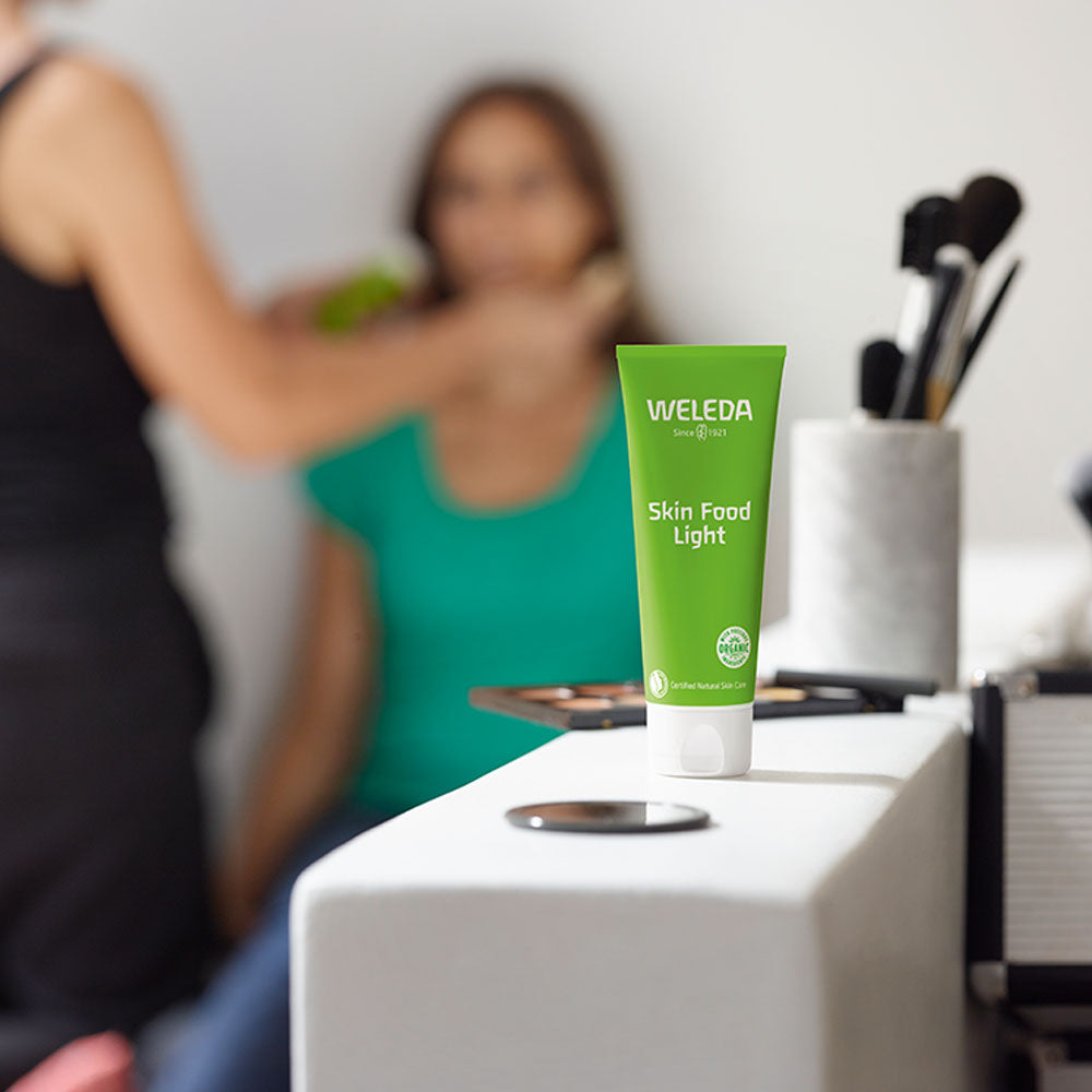 Weleda Skin Food Light